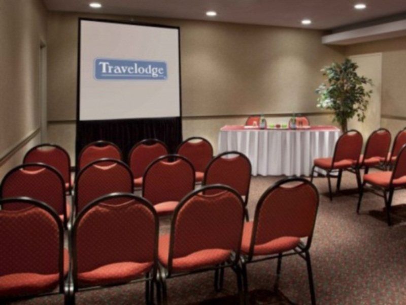 Travelodge By Wyndham Ottawa West Exterior foto
