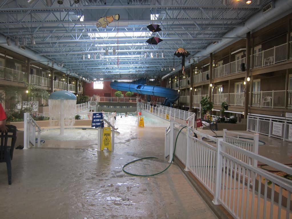 Travelodge By Wyndham Ottawa West Exterior foto